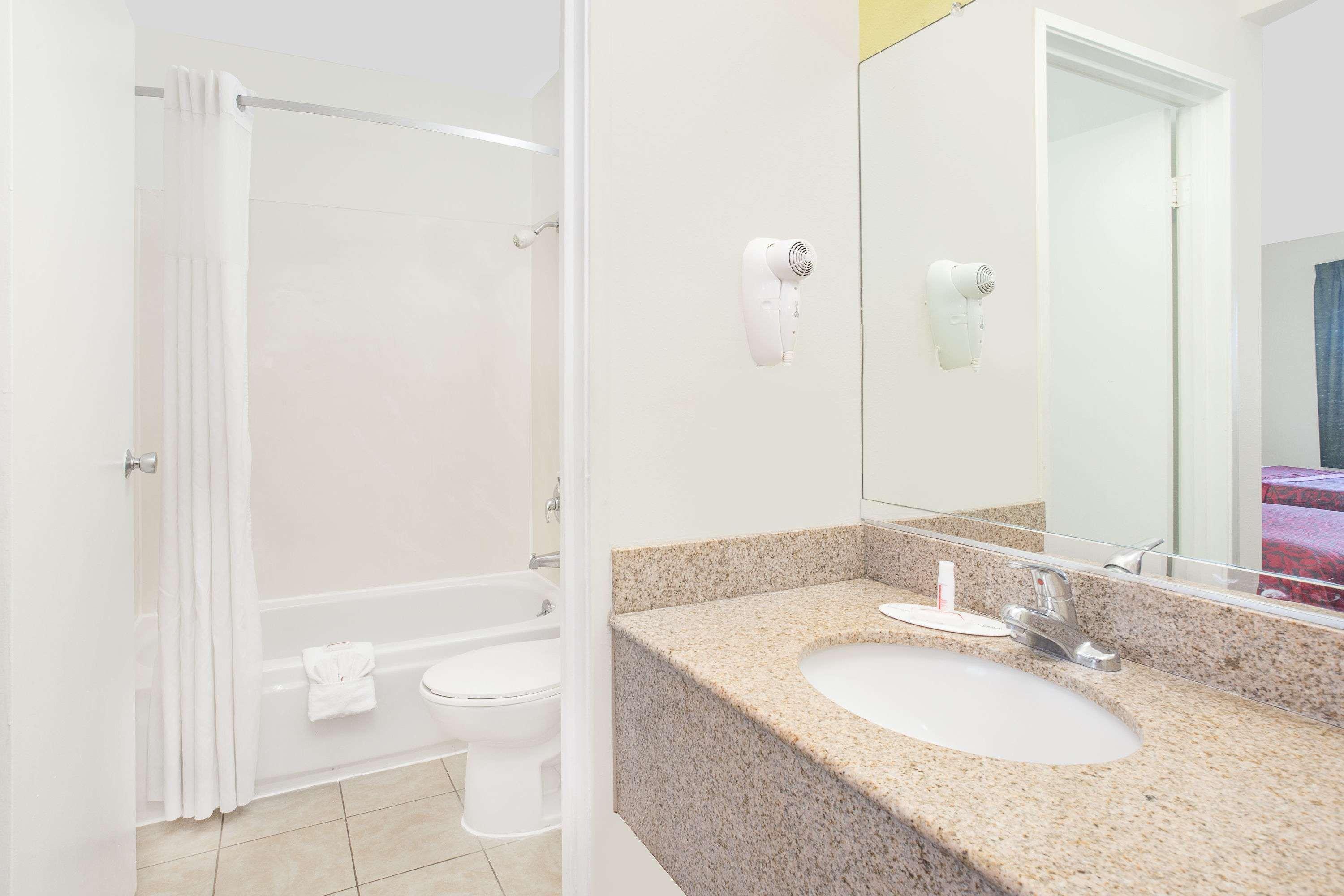 Days Inn By Wyndham Turlock Buitenkant foto